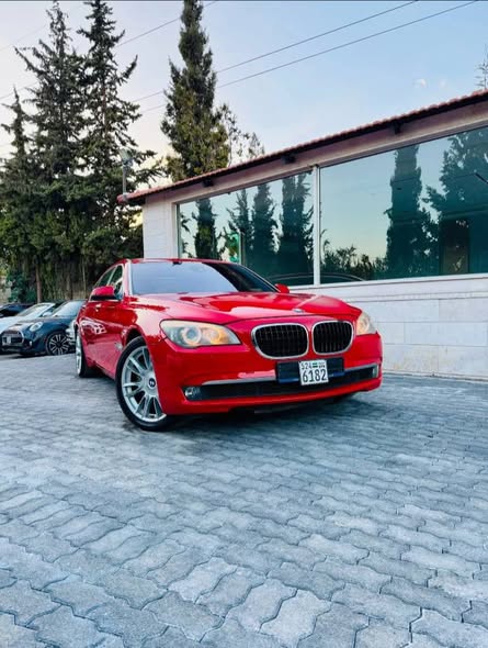 بي ام 750 2012 - صورة 1