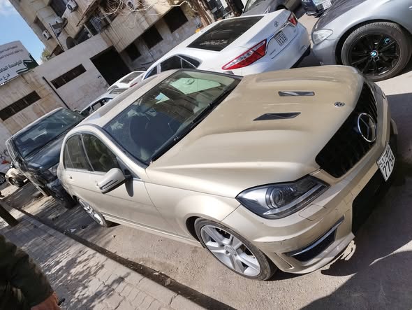 مرسيدس c300 2011 - صورة 2