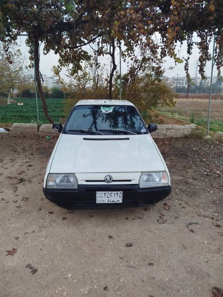 سكودا كرت 1994 - صورة 1