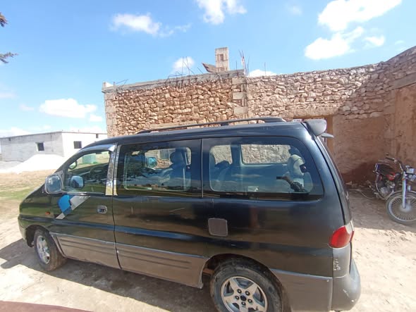 هيونداي ستاركس 2002 - صورة 1