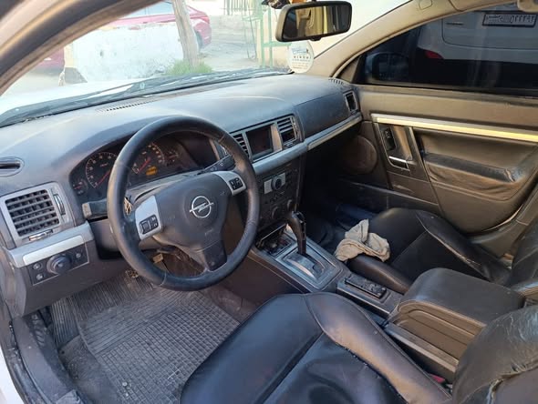 اوبل فيكترا 2007 - صورة 4