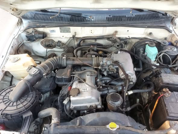 تويوتا هايلوكس 2004 - صورة 3