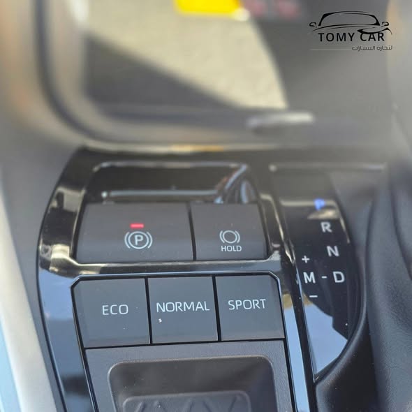 تويوتا راف فور 2025 - صورة 4