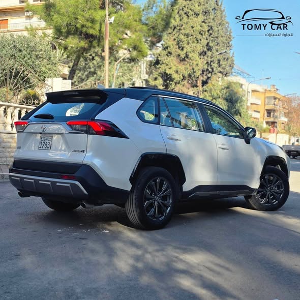 تويوتا راف فور 2025 - صورة 5