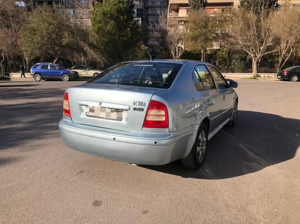 سكودا اوكتافيا 2002 - صورة 1