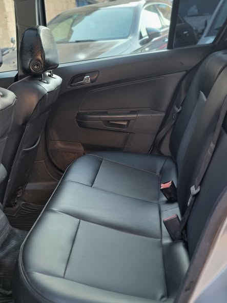 أوبل استرا 2008 - صورة 3