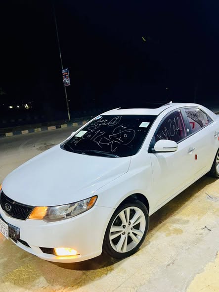 كيا فورتي 2011 - صورة 2