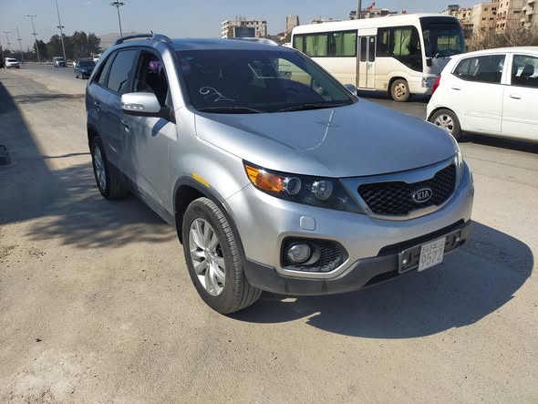 كيا سيرانتو 2011 - صورة 3