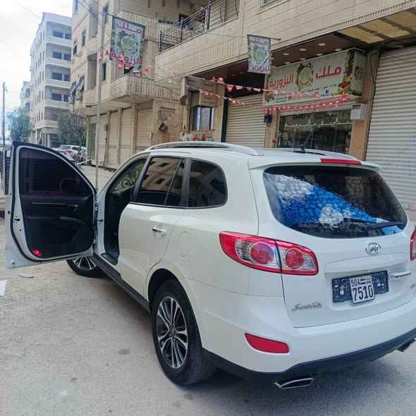 هيونداي سانتافيه 2010 - صورة 4