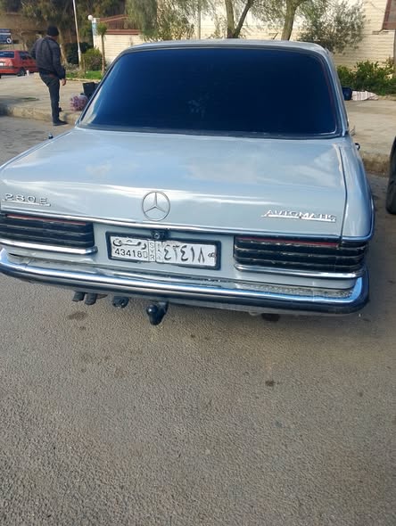 مرسيدس 280 1976 - صورة 2