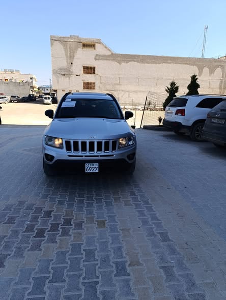 جيب كومباس 2011 - صورة 1