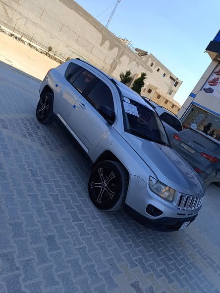 جيب كومباس 2011 - صورة 2