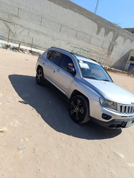 جيب كومباس 2011 - صورة 4