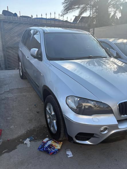 بي ام اكس فايف 2011 - صورة 2