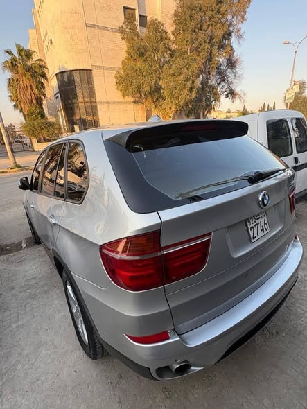 بي ام اكس فايف 2011 - صورة 4