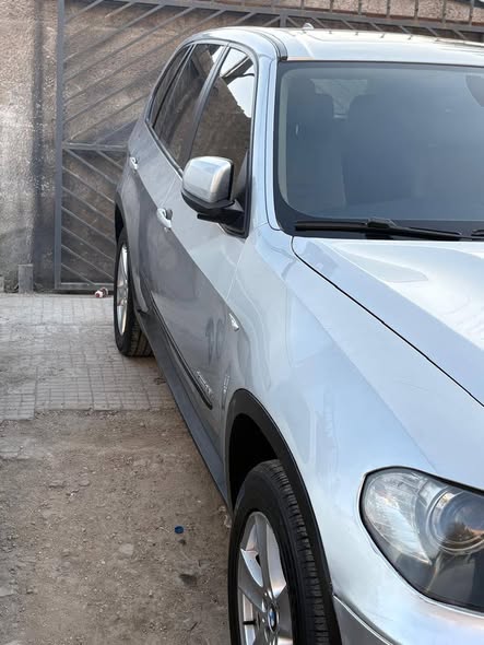 بي ام اكس فايف 2011 - صورة 5