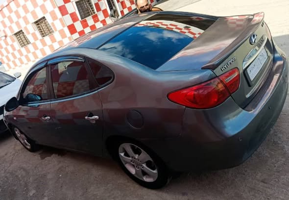 هيونداي أفانتي 2007 - صورة 3