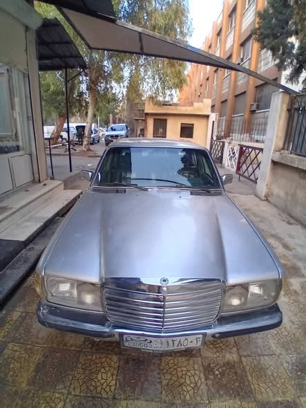 مرسيدس 230 1978 - صورة 2