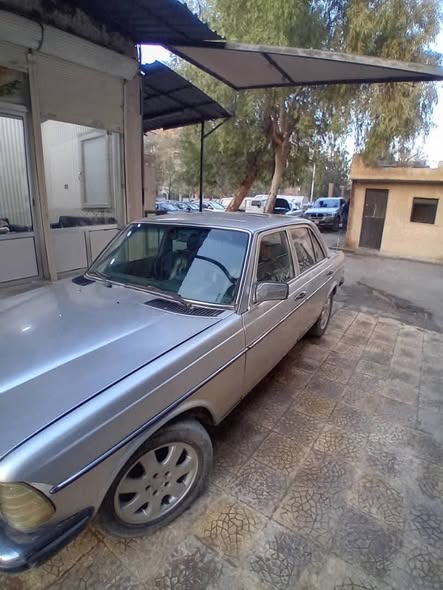 مرسيدس 230 1978 - صورة 3