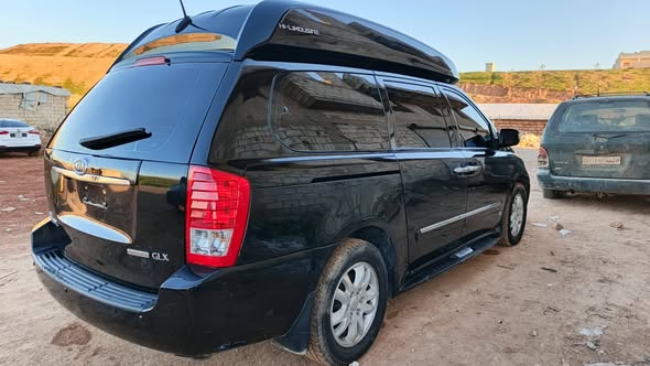 كيا كرنفال 2012 - صورة 2