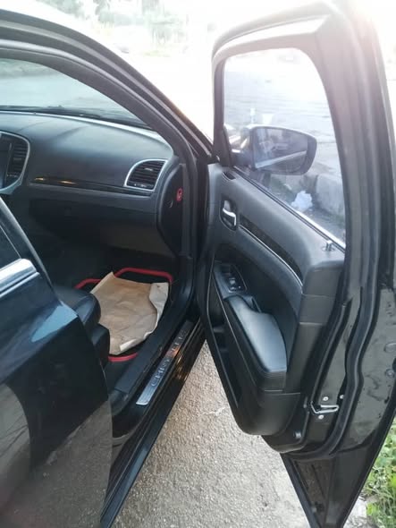 كلايسلر 300 2012 - صورة 3