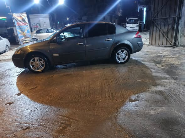 رينو ميغان 2005 - صورة 1