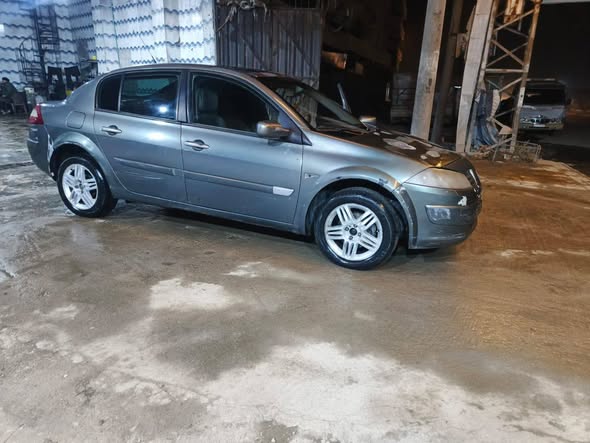 رينو ميغان 2005 - صورة 5