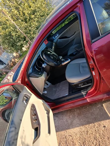 كيا اوبتيما 2012 - صورة 5