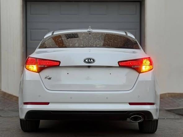 كيا K5 2011 - صورة 2