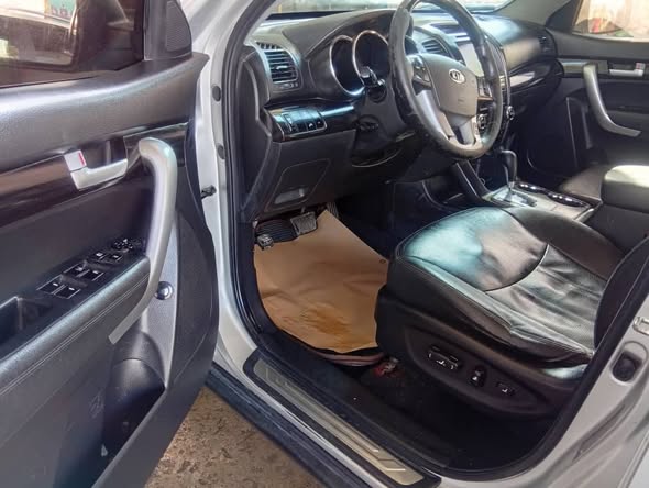 كيا سيرنتو 2011 - صورة 1