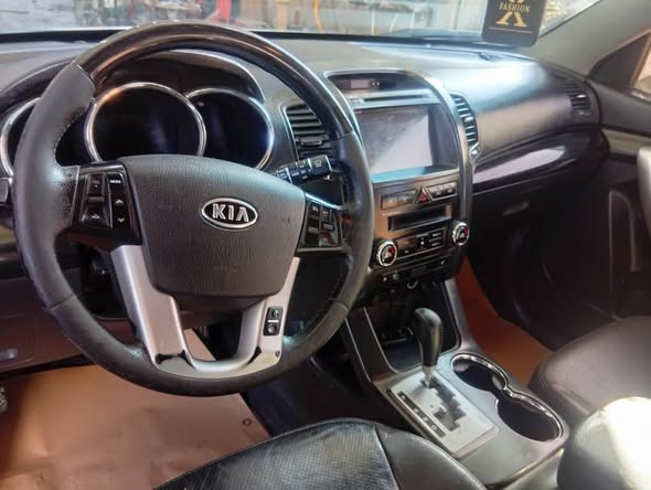 كيا سيرنتو 2011 - صورة 2