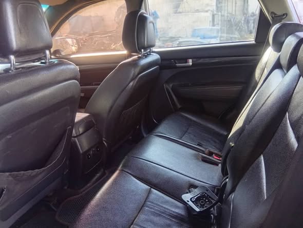 كيا سيرنتو 2011 - صورة 5