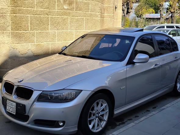 بي ام دبليو 320i 2011 - صورة 2