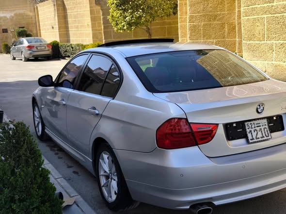 بي ام دبليو 320i 2011 - صورة 5