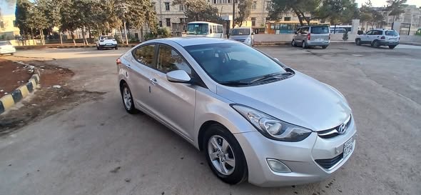 هيونداي افانتي 2012 - صورة 2