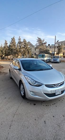 هيونداي افانتي 2012 - صورة 3