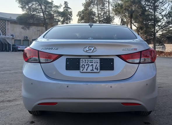 هيونداي افانتي 2012 - صورة 4