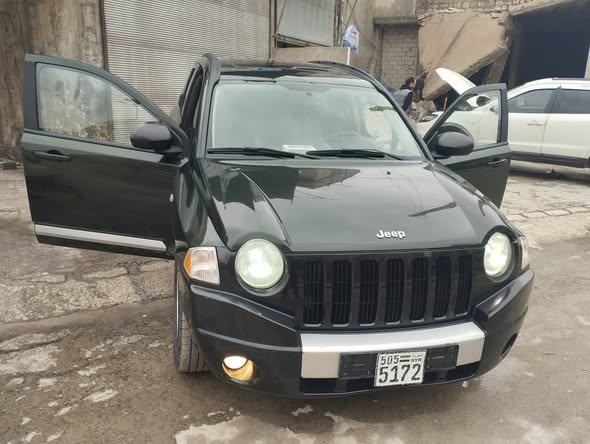 جيب شيروكي 2010 - صورة 3