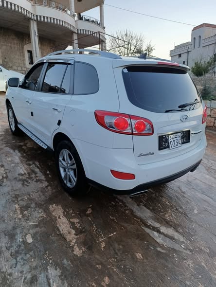 هيونداي سانتافي 2010 - صورة 5