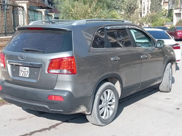 كيا سورينتو 2011 - صورة 2