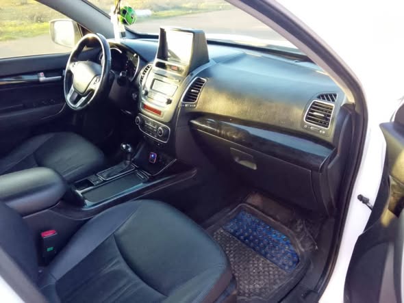 كيا سورنتو 2014 - صورة 2