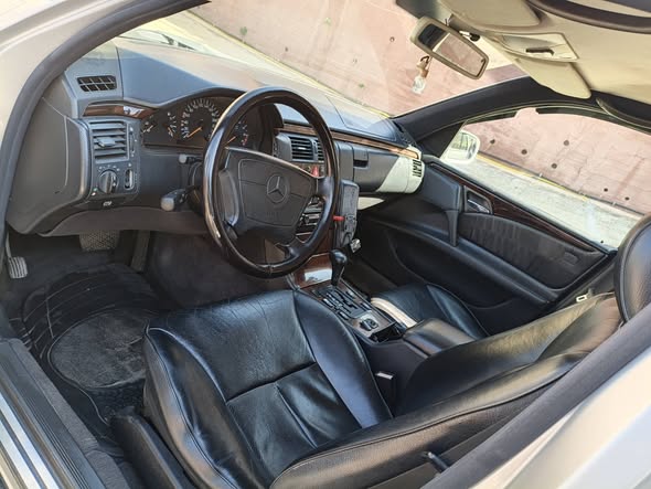 مرسيدس E-Class 1998 - صورة 1