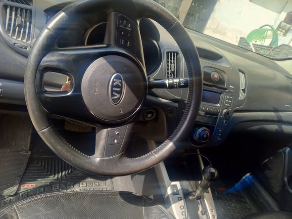 كيا فورتي 2011 - صورة 2