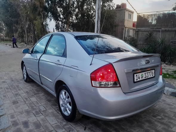 كيا سيراتو 2008 - صورة 2