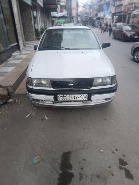 اوبل فيكترا 1995 - صورة 1