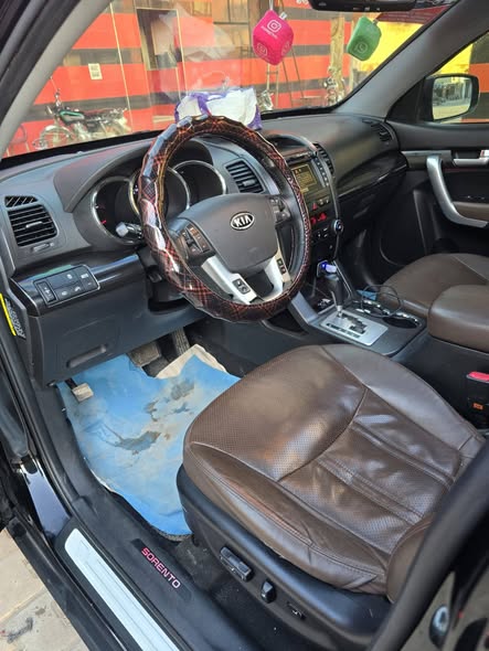 كيا سورينتو 2011 - صورة 4