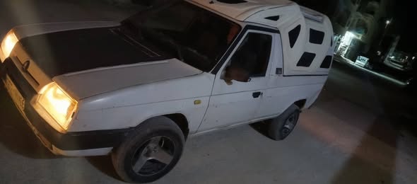 سكودا بيـك اب 1994 - صورة 2