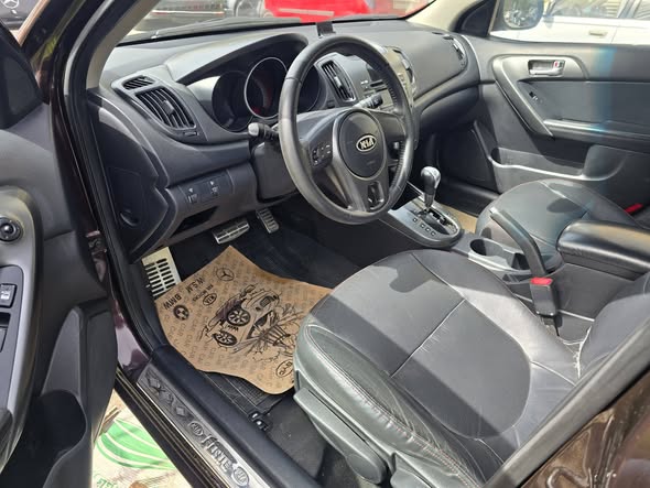 كيا فورتي 2011 - صورة 2