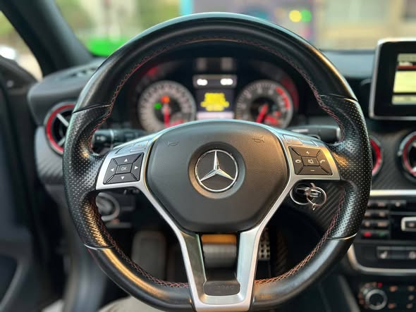 Mercedes Benz A 250 2014 - صورة 4