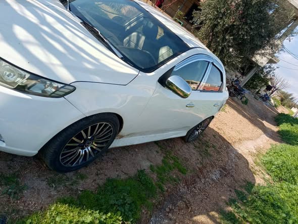 كيا فورتي 2010 - صورة 3